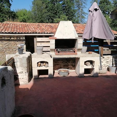 Chambres D'Hotes "La Source" Mareuil-sur-Lay Zewnętrze zdjęcie